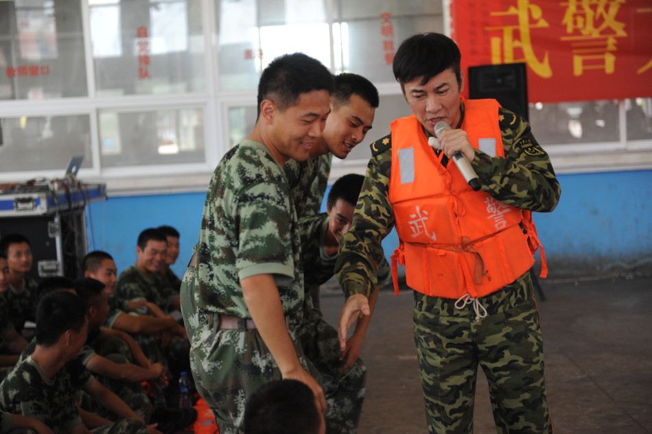 江涛为战友鼓劲