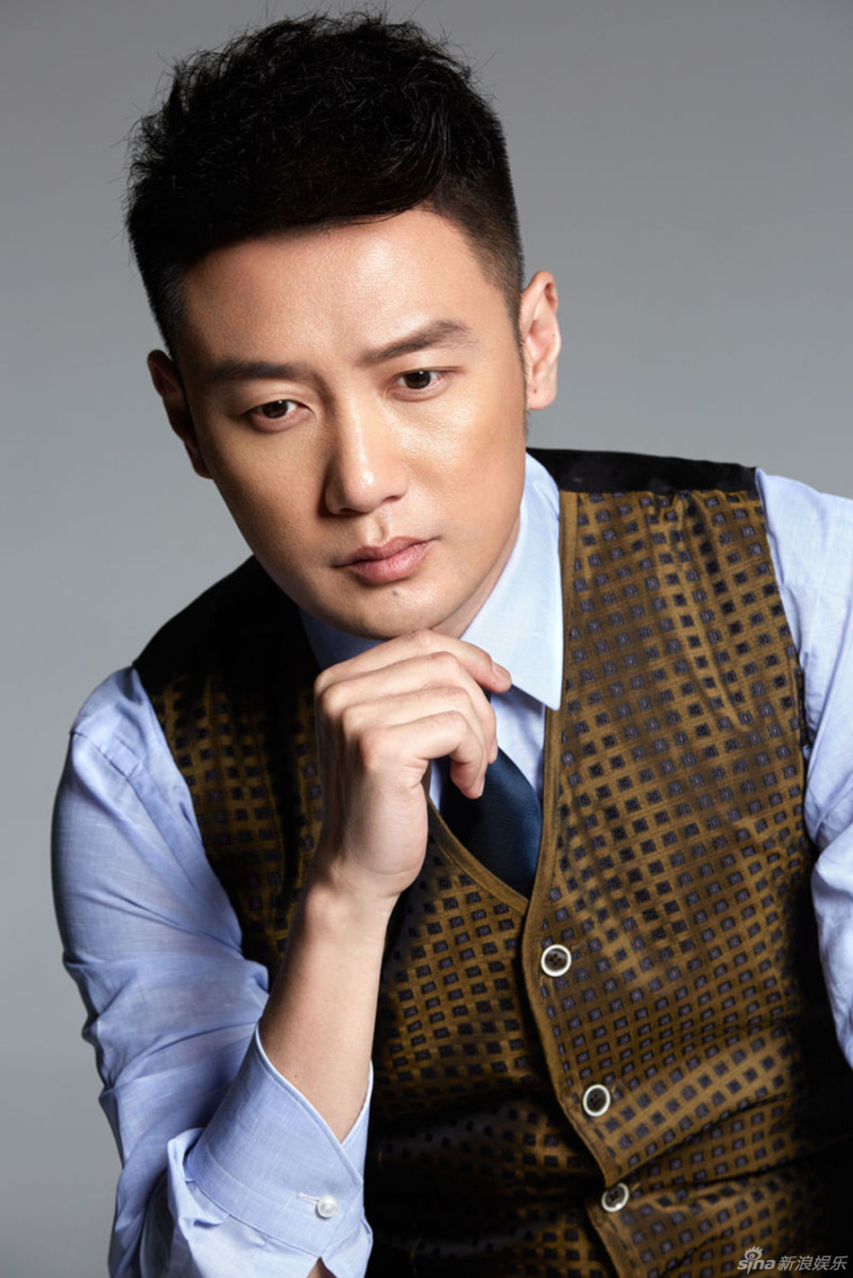 组图:巩峥时尚写真曝光 复古西装彰显型男魅力_高清图集_新浪网