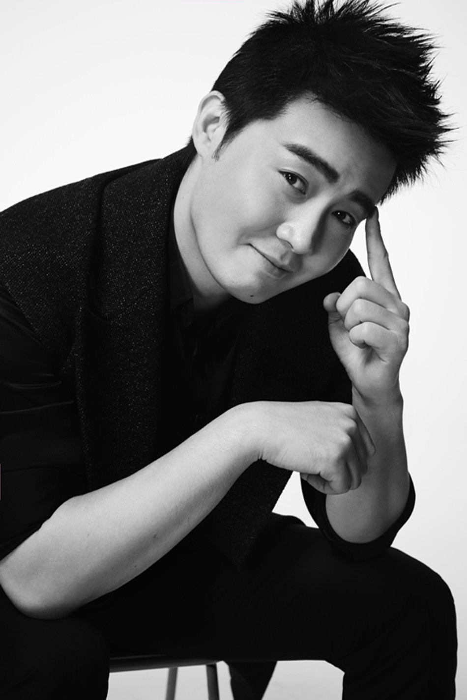 组图:张英席黑白写真曝光 尽显硬朗成熟魅力_高清图集_新浪网