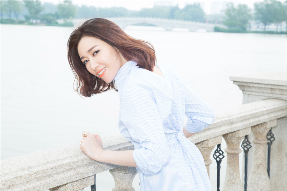 组图:金池全新写真大片曝光 大女人气质展风情_高清图集_新浪网