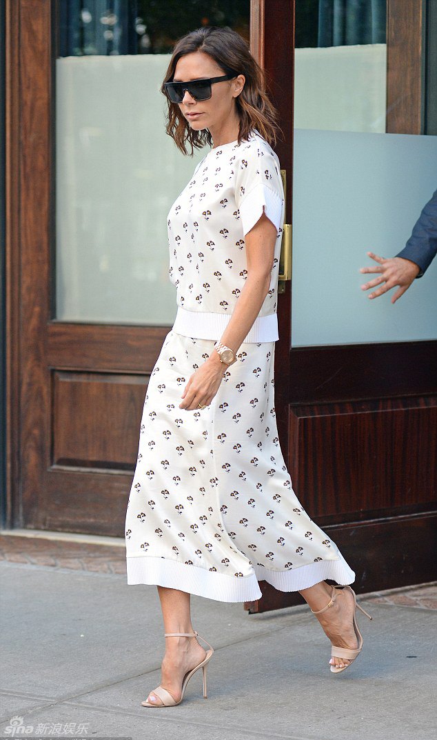 清新风好少女!贝嫂身材窈窕上围丰满