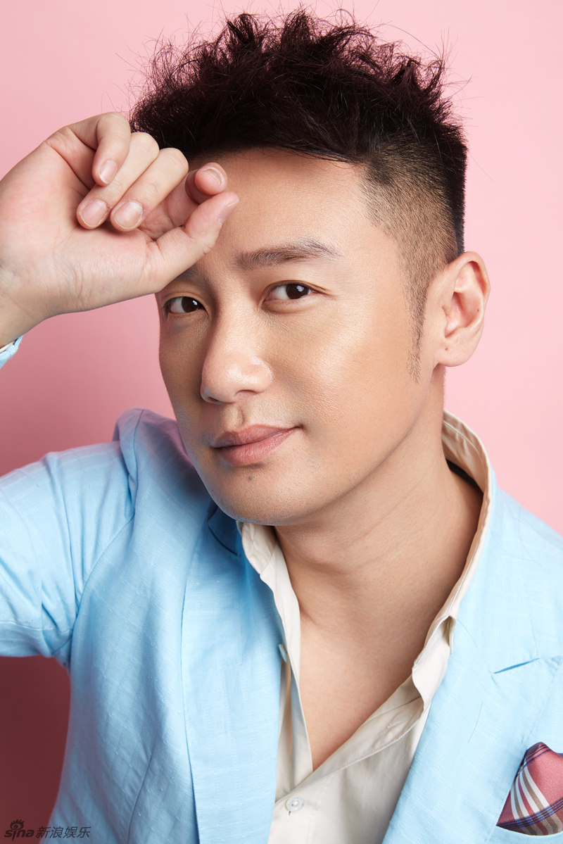 组图:巩峥七夕写真曝光 化身浪漫深情气质王子_高清图集_新浪网