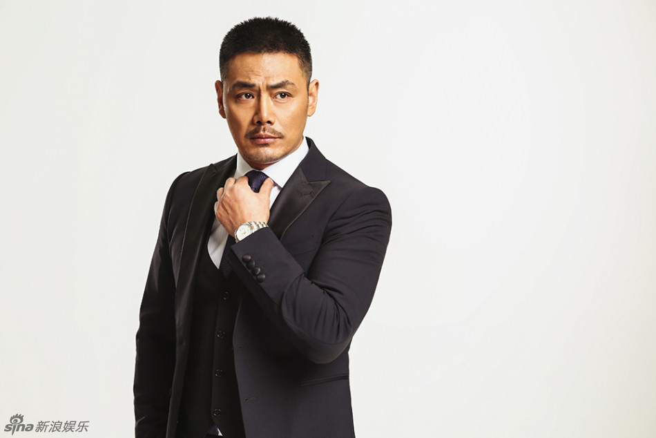 组图:邵兵黑色系写真曝光 透露男人成熟硬朗风_高清图集_新浪网