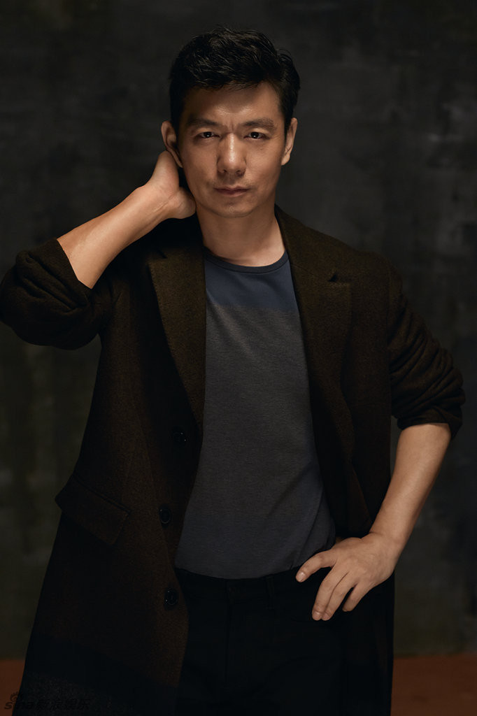 组图:邢佳栋曝质感写真 摩登绅士范儿感十足_高清图集_新浪网