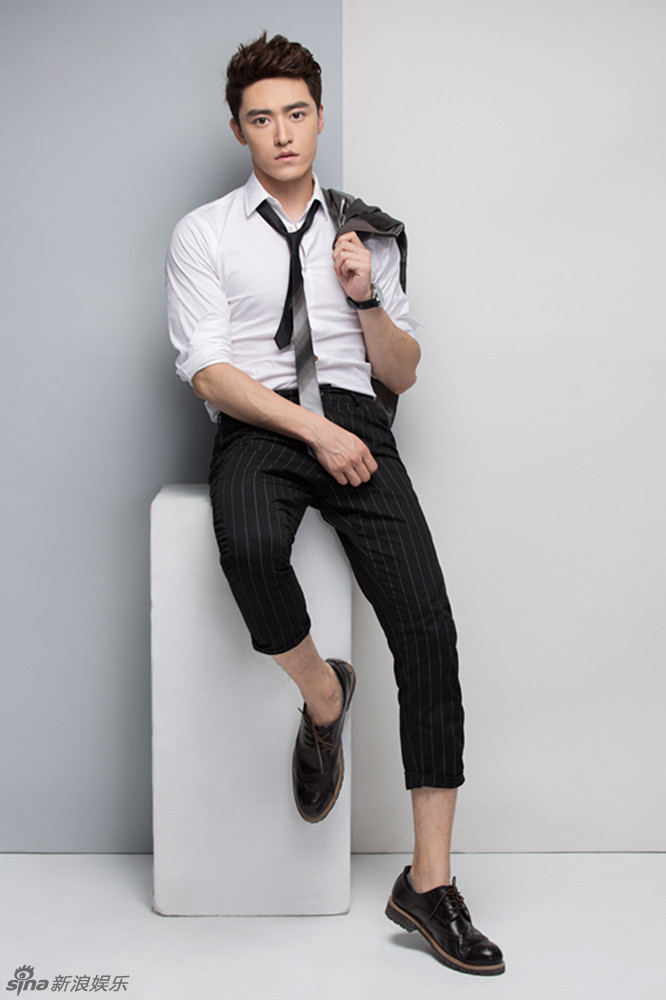 组图:赵毅新西服写真曝光 展现雅痞绅士_高清图集_新浪网