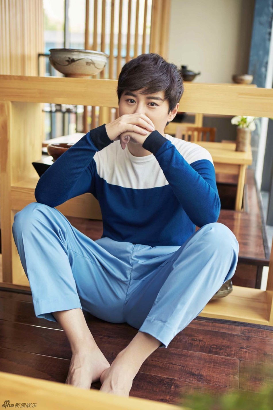 新浪娱乐讯 近日,演员,歌手伊扬曝光了一组全新时尚大片,在大片中伊扬