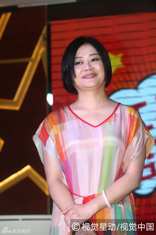 组图:何静中年发福大笑秀双下巴 常宽痞气依旧_高清图集_新浪网