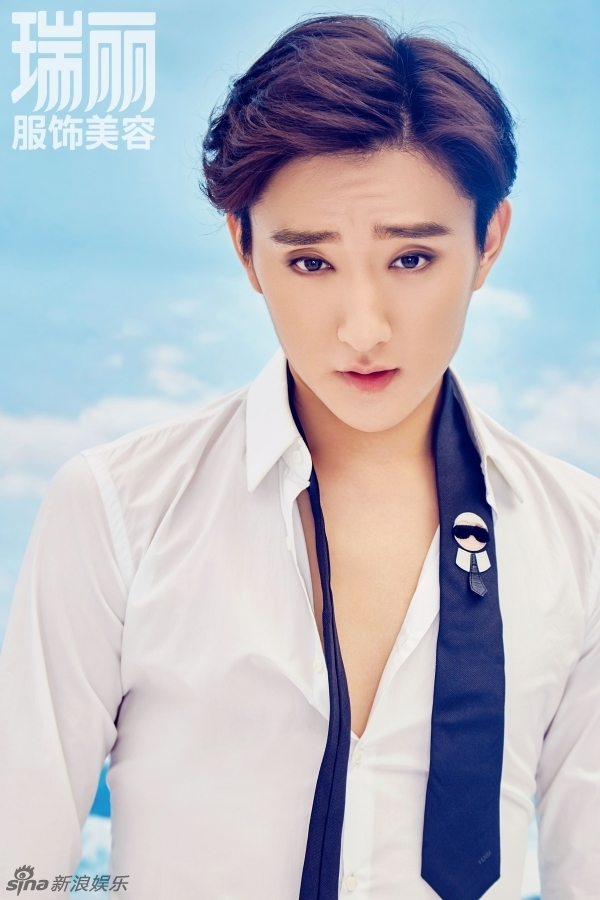 于小彤白衬衫写真