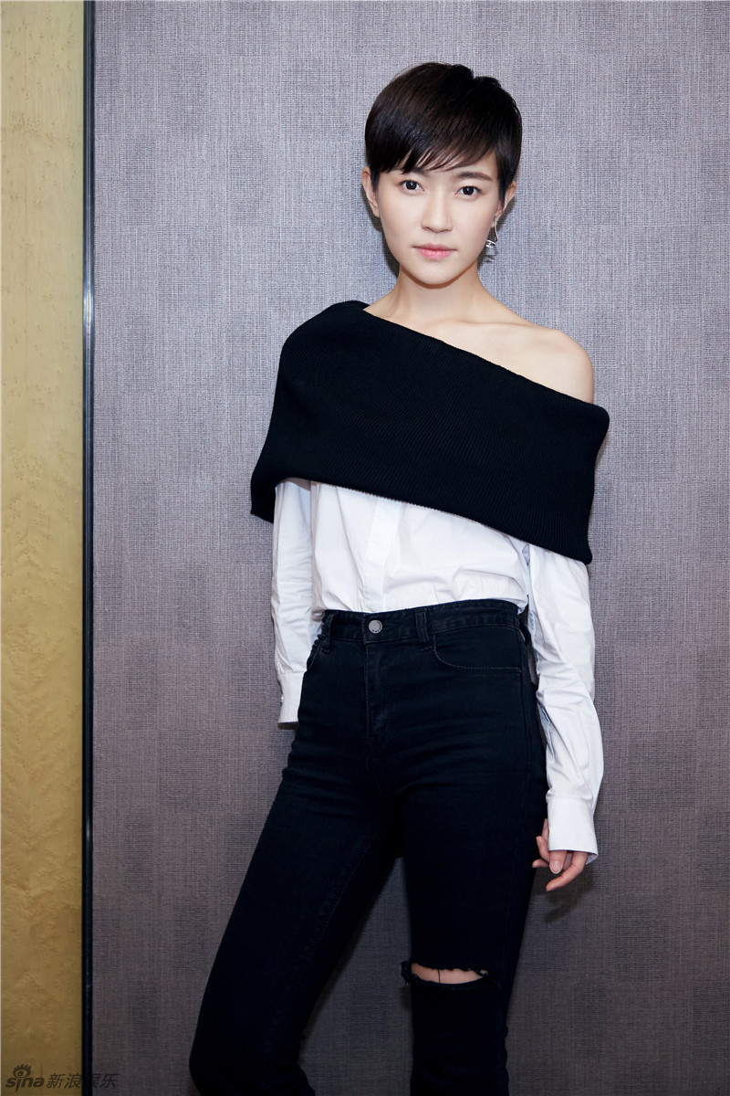 组图:炮哥焦俊艳出席活动 香肩杀in时尚_高清图集_新浪网