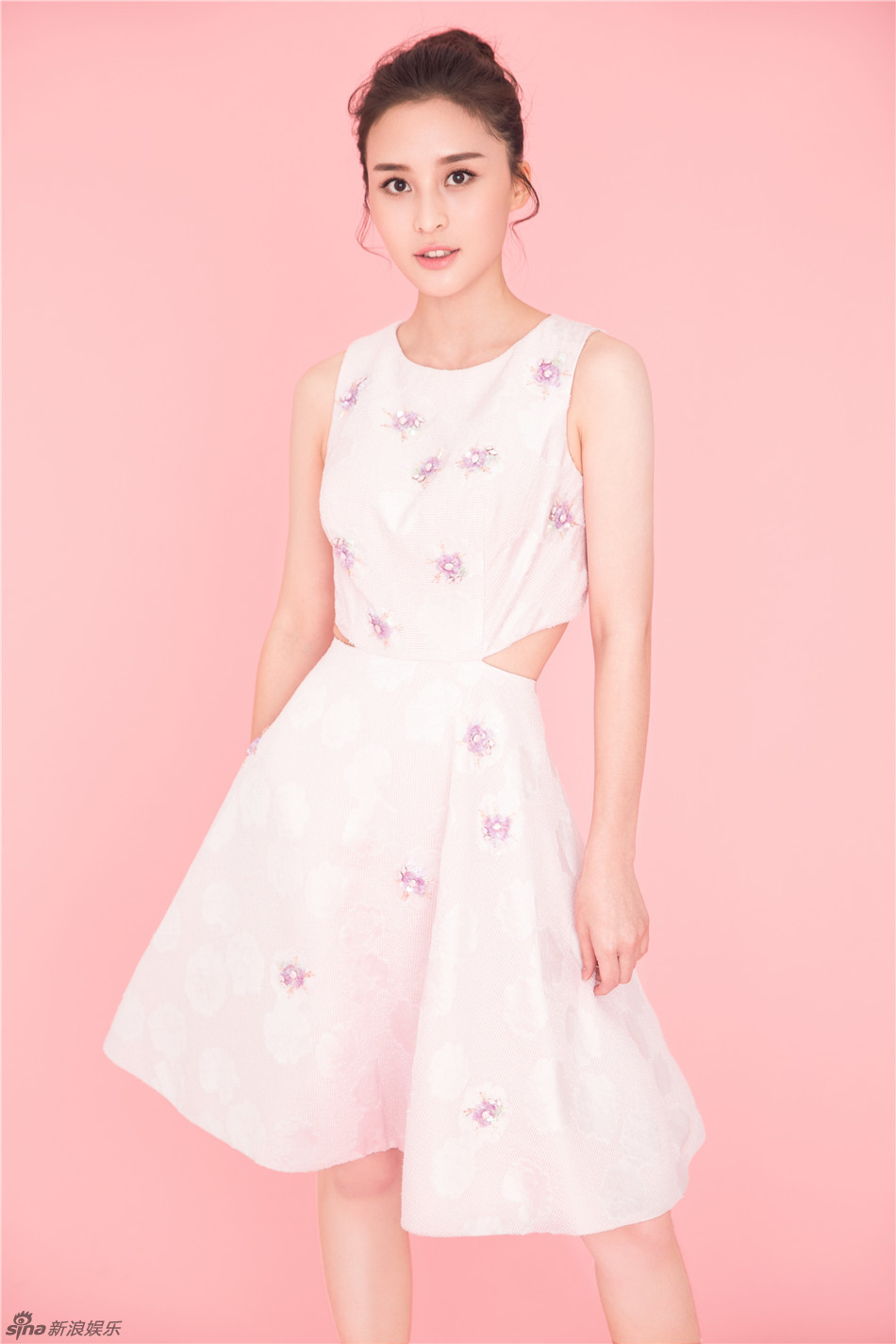 组图:汤晶晶粉嫩系大片曝光 清新俏皮元气满满_高清图集_新浪网