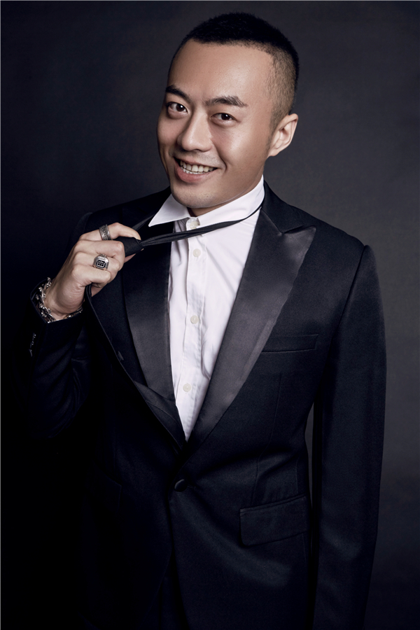 组图:王菁西装展现正宗雅痞范儿 型男魅力max_高清图集_新浪网