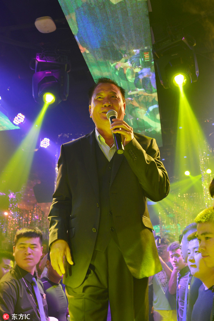 万梓良头发稀疏似乡镇企业家