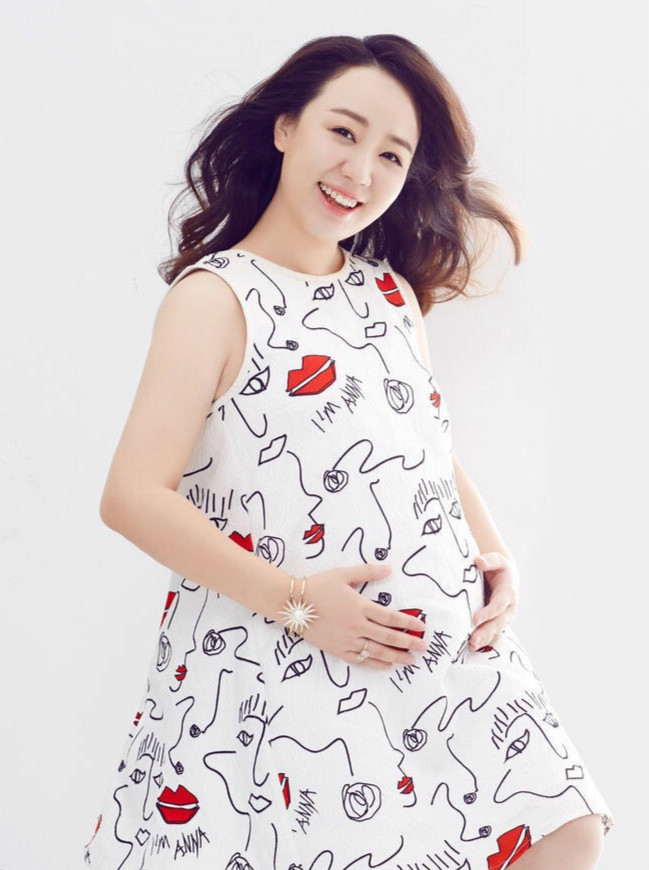 组图:那些明星孕照写真!除了肚子都是瘦的_高清图集_新浪网