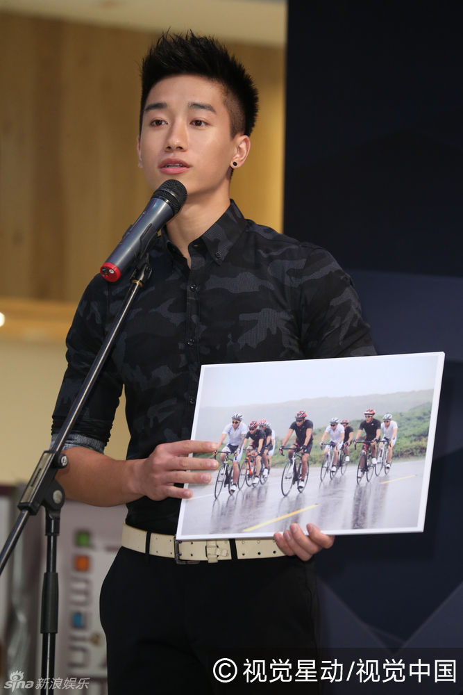 组图:香港先生10强颜值堪忧 包裹严实没看点_高清图集_新浪网