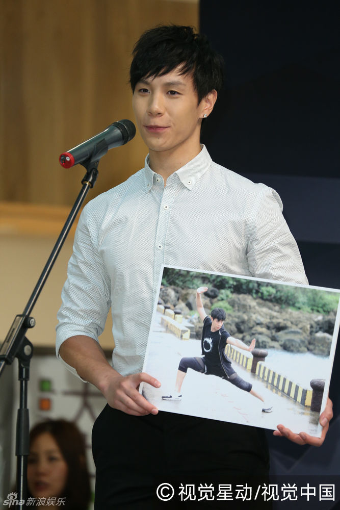 23 / 25 新浪娱乐讯 《2016香港先生选举》举行在即,十位入围参赛者