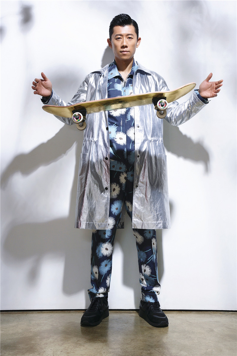 组图:夏雨时尚写真曝光 滑板老炮展潮男魅力_高清图集_新浪网