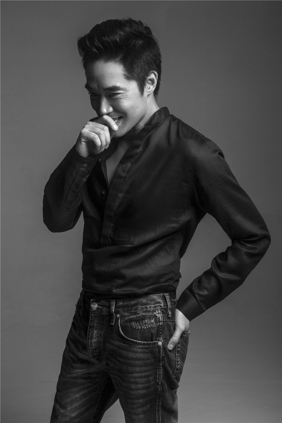 组图:孙逊展型男魅力 低调演绎"逊式"幽默_高清图集_新浪网