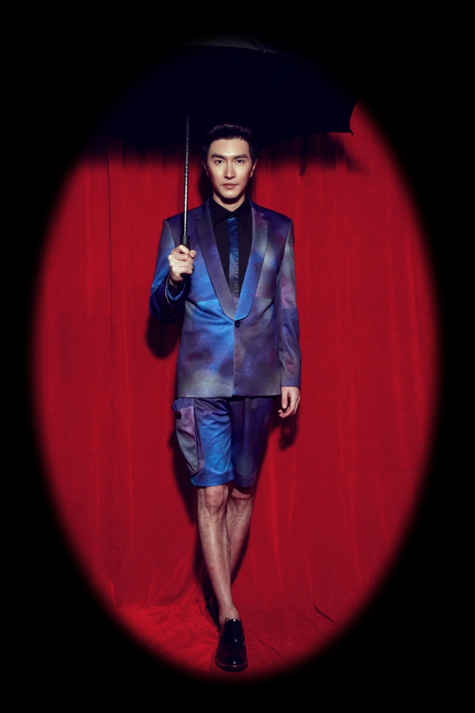 组图:陆昱霖上演魔术空间秀 神秘俏皮感十足_高清图集_新浪网