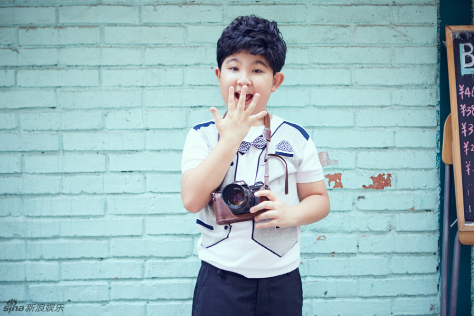 组图:王少雍鬼马五连拍 打造早秋小潮男look_高清图集_新浪网