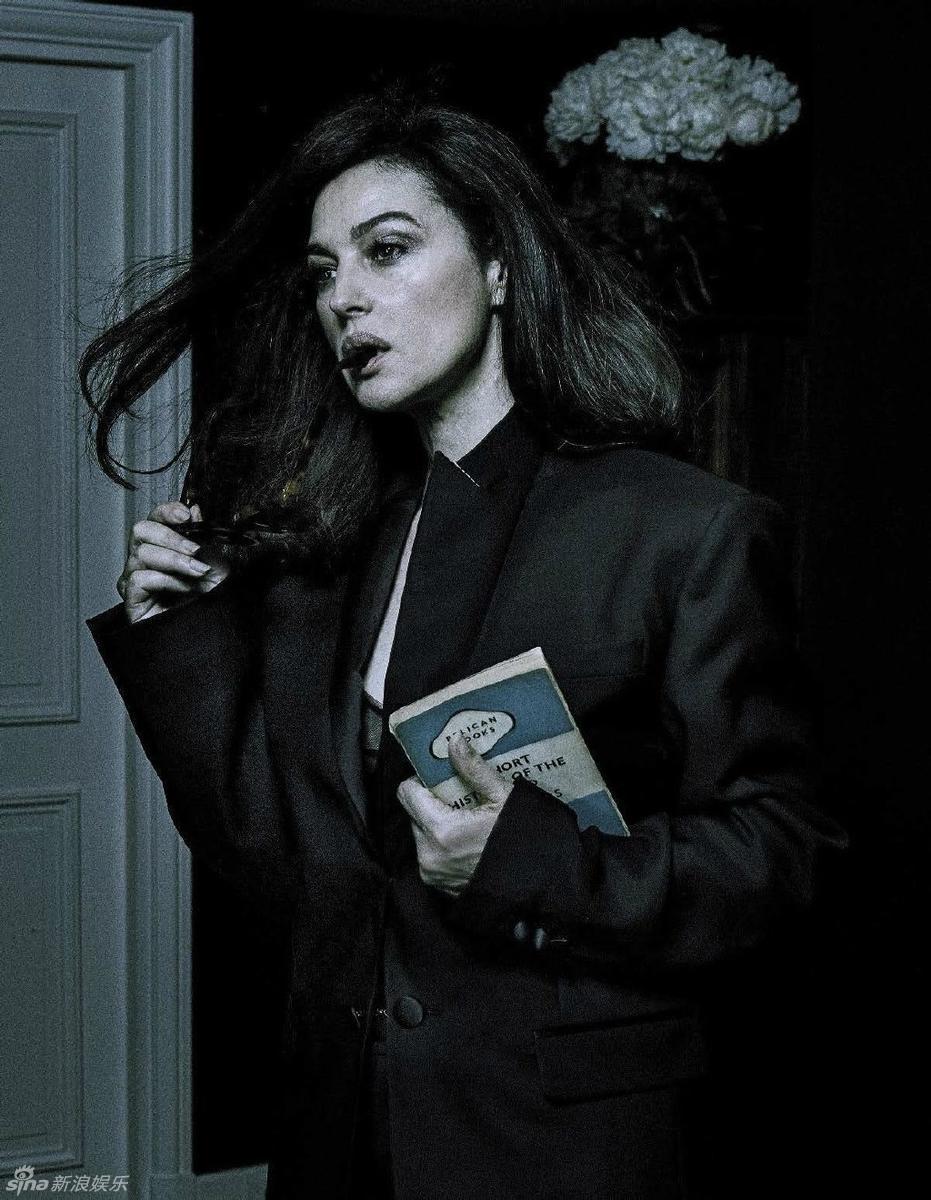 莫妮卡-贝鲁奇时尚黑白大片