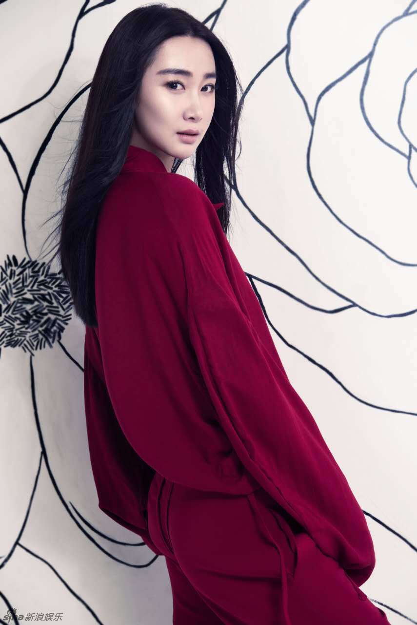 组图:于果粉嫩上演侧颜杀 时尚大片俏丽惊艳_高清图集_新浪网