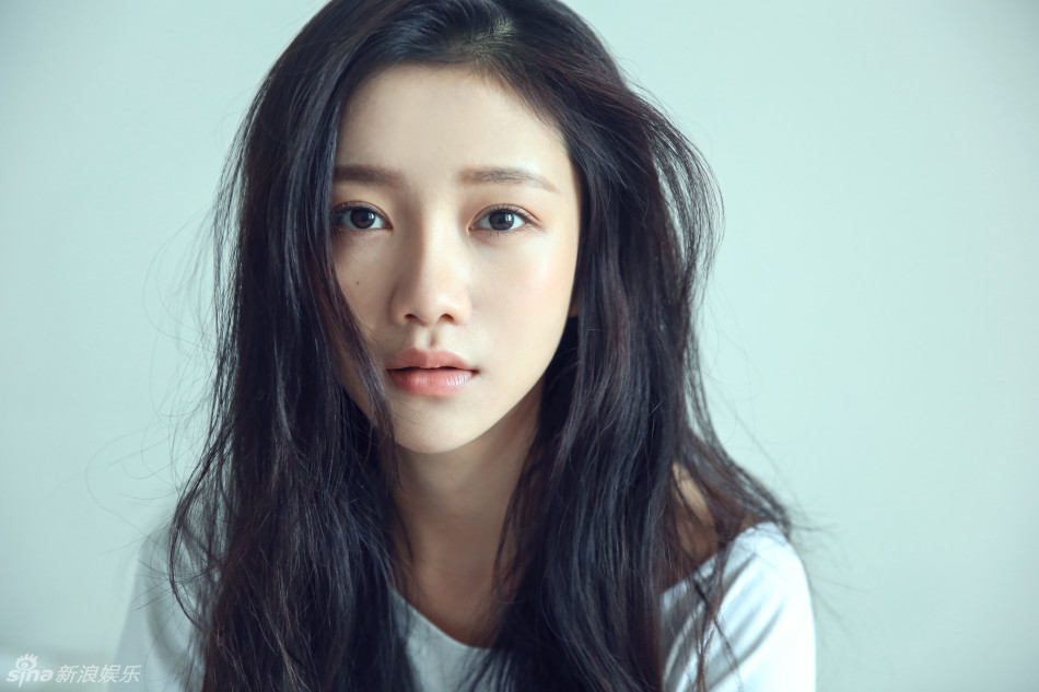 组图:陈娅安清纯生活照  慵懒治愈令人心动