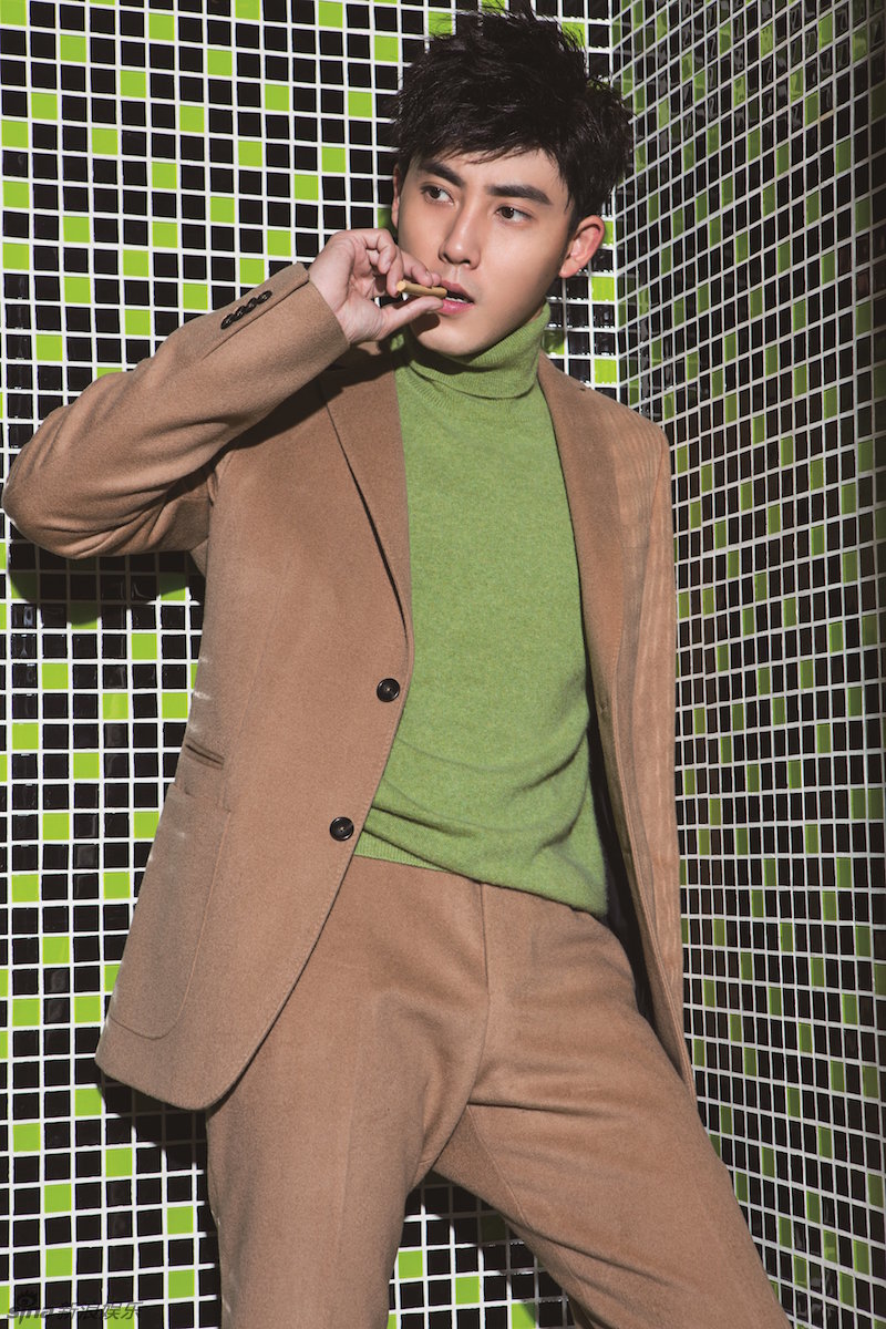 新浪娱乐讯 近日,当红小生张睿为某杂志拍摄的9月副刊封面曝光.