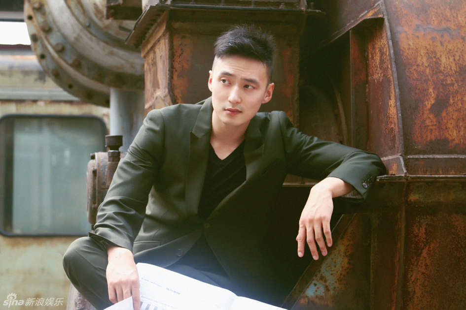 万沛鑫英伦简约风写真曝光