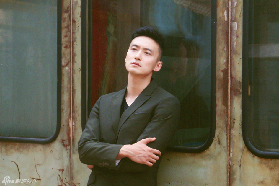 万沛鑫英伦简约风写真曝光
