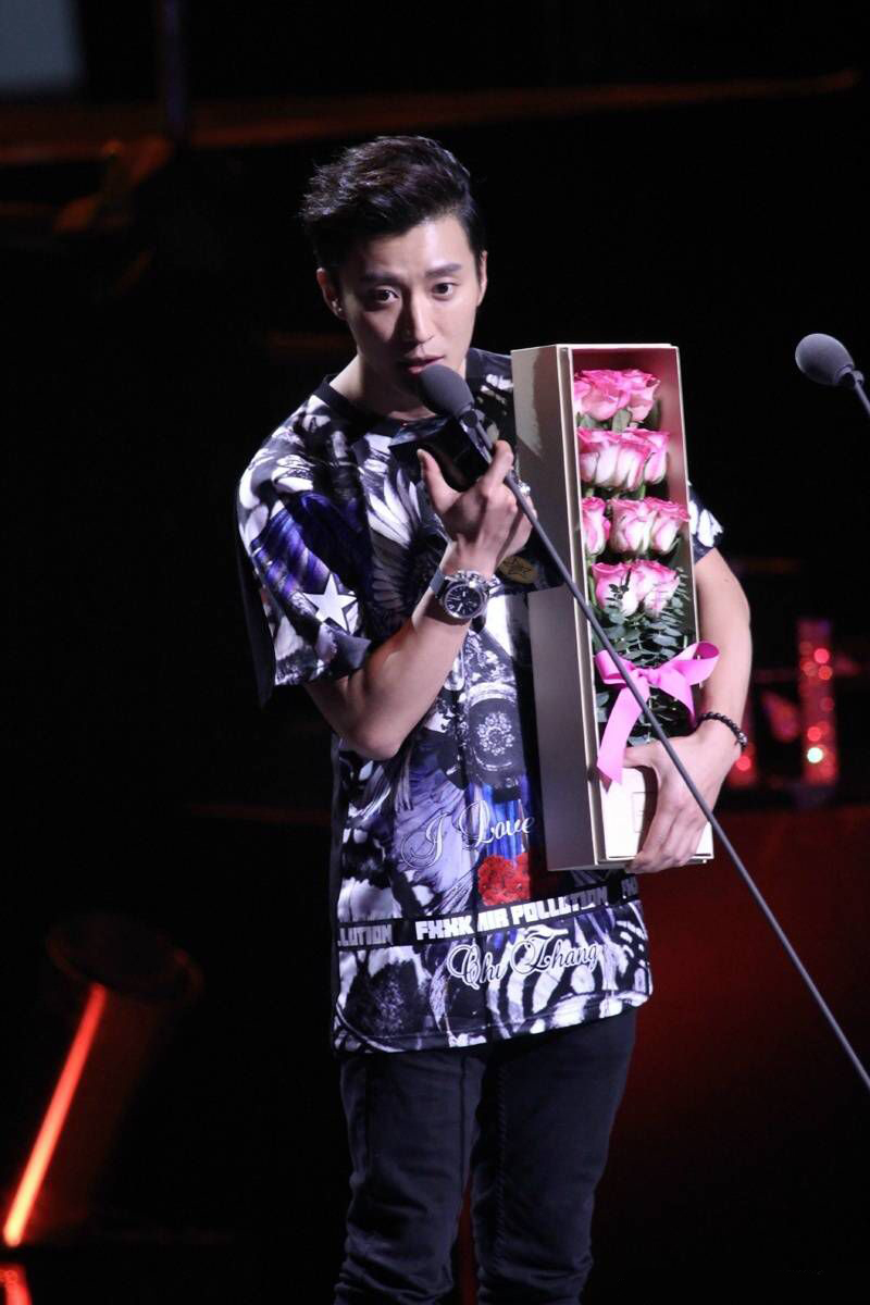 新浪娱乐讯 乔任梁在上海身亡,年仅28岁,经纪公司证实其死讯.