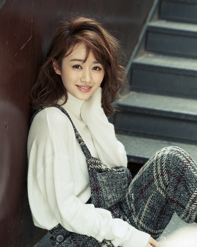 组图:演员乔乔文艺写真曝光 尽享秋日慵懒时光_高清图集_新浪网