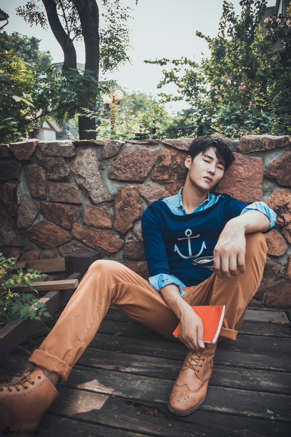 组图:李振长腿漫步花园 化身治愈系男友暖心弦_高清图集_新浪网