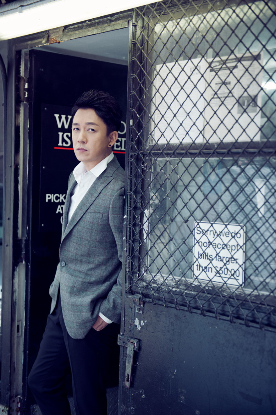 潘粤明纽约街拍变潮男_高清图集_新浪网