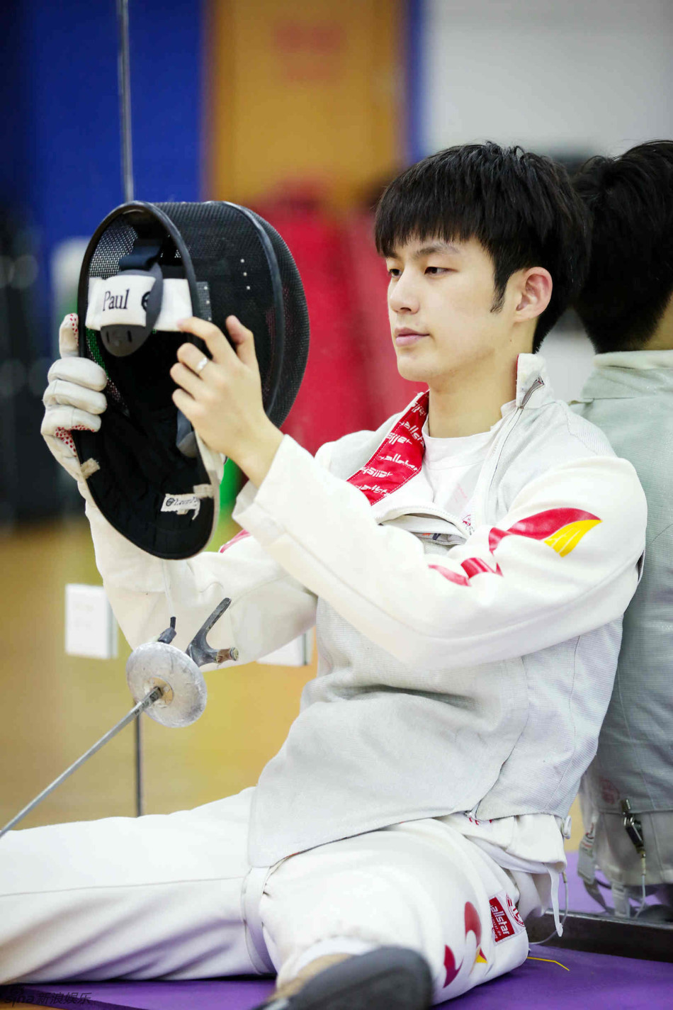 组图:击剑队小鲜肉董力加盟《爸爸》带小孩_高清图集_新浪网