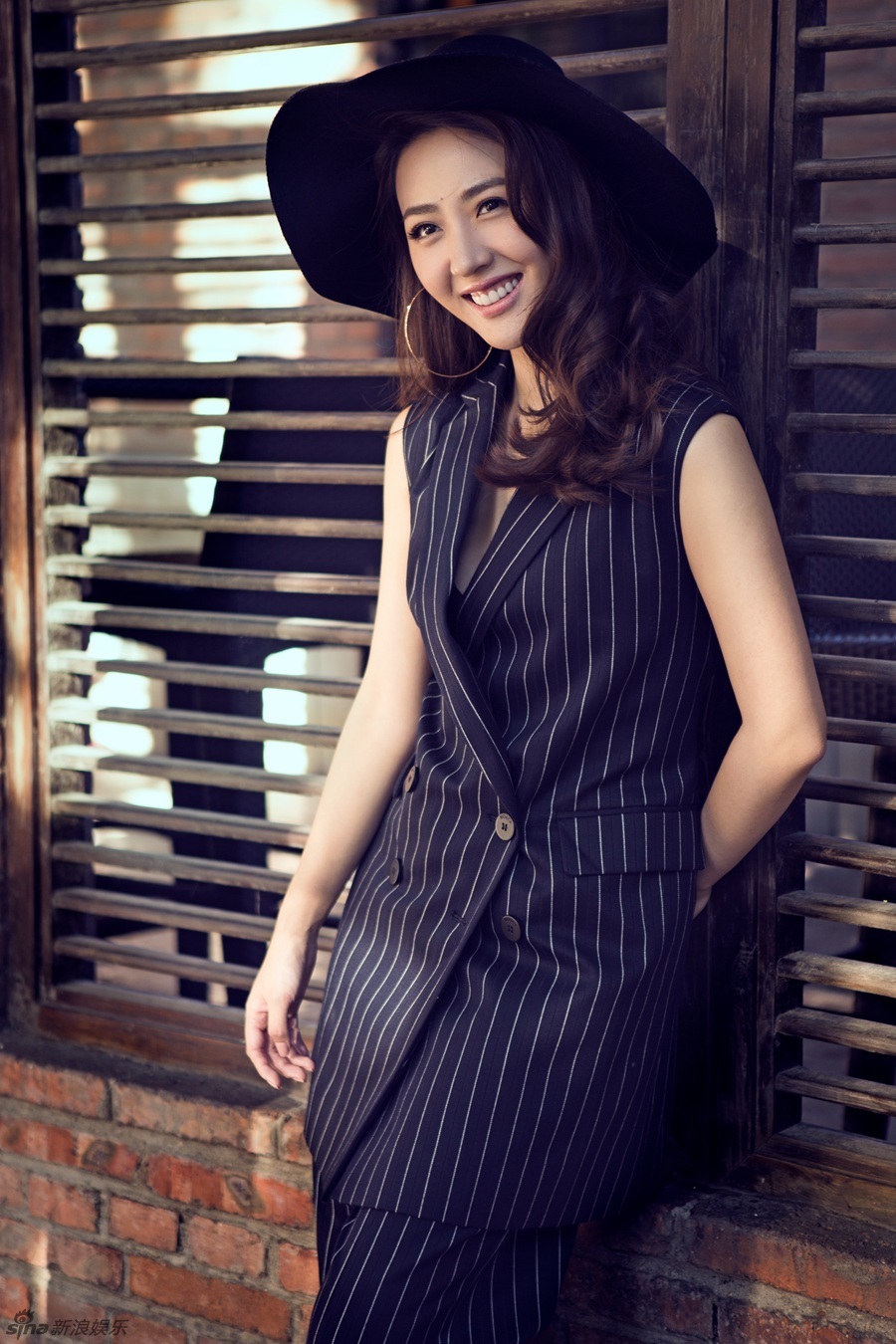 组图:知性美!徐小飒时尚大气尽显完美笑颜_高清图集_新浪网