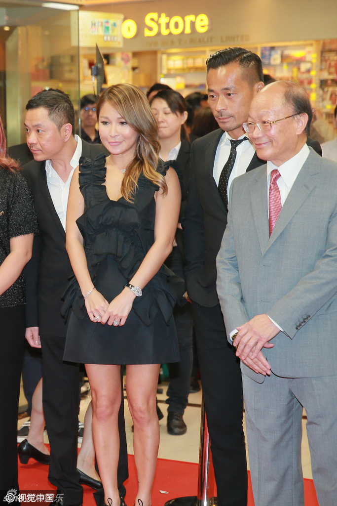 组图:小三生2胎难扶正 周焯华携正宫出席开幕礼_高清图集_新浪网
