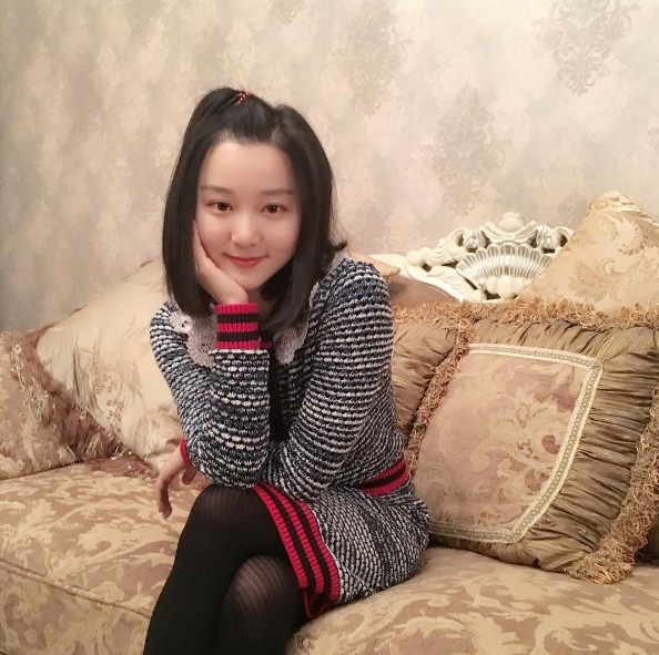 新浪娱乐讯 日前,马龙被曝携绯闻女友夏露见父母,夏露的ins私照也随之