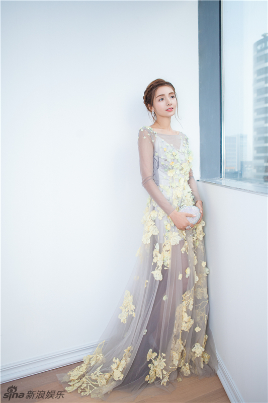 麦迪娜的"侧颜杀"