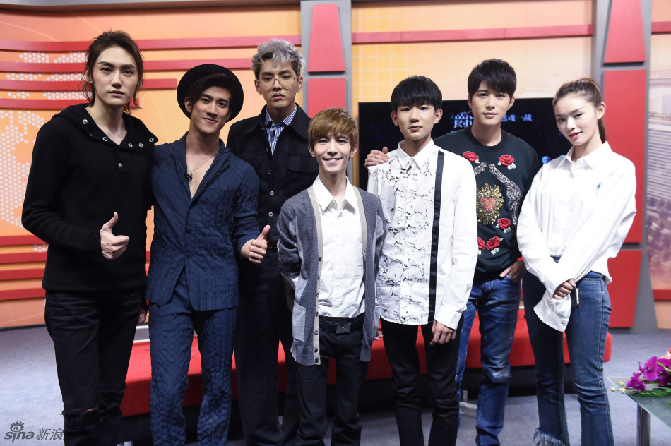 郭敬明带着全新cg大片《爵迹》坐客新浪,一同到访的还有主演吴亦凡,陈