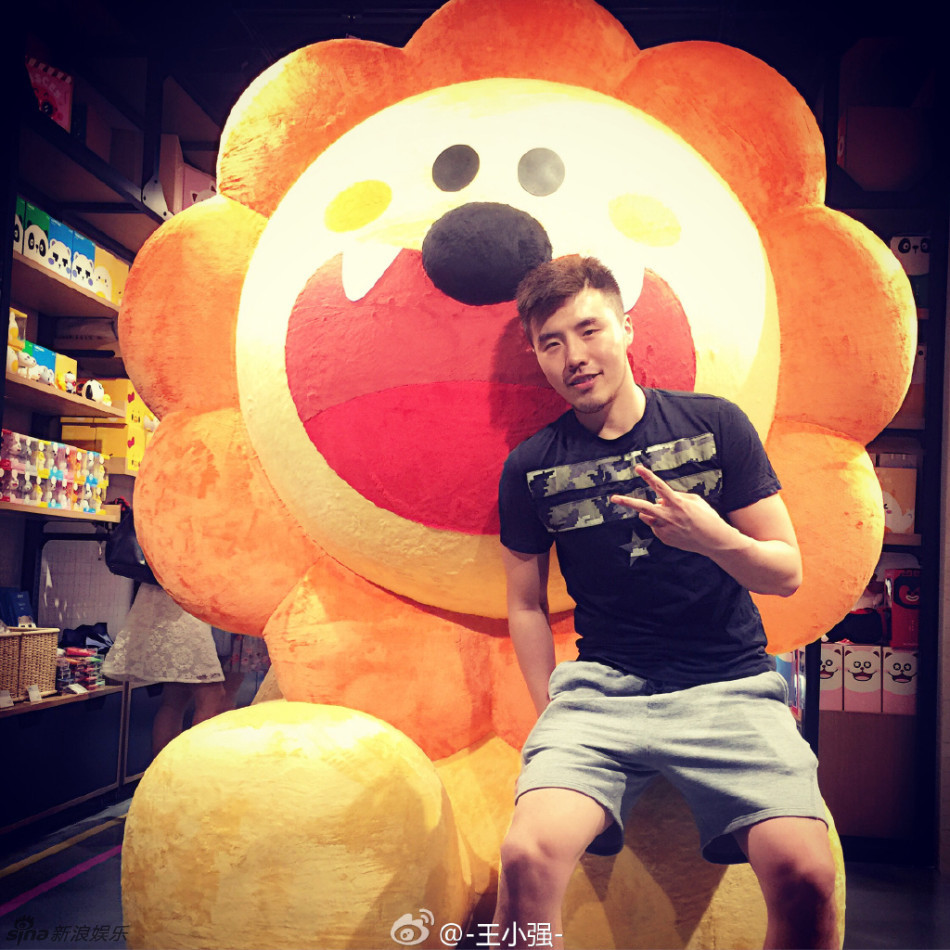 新浪娱乐讯 2016网红封神榜51号候选人:王小强,知名视频博主.
