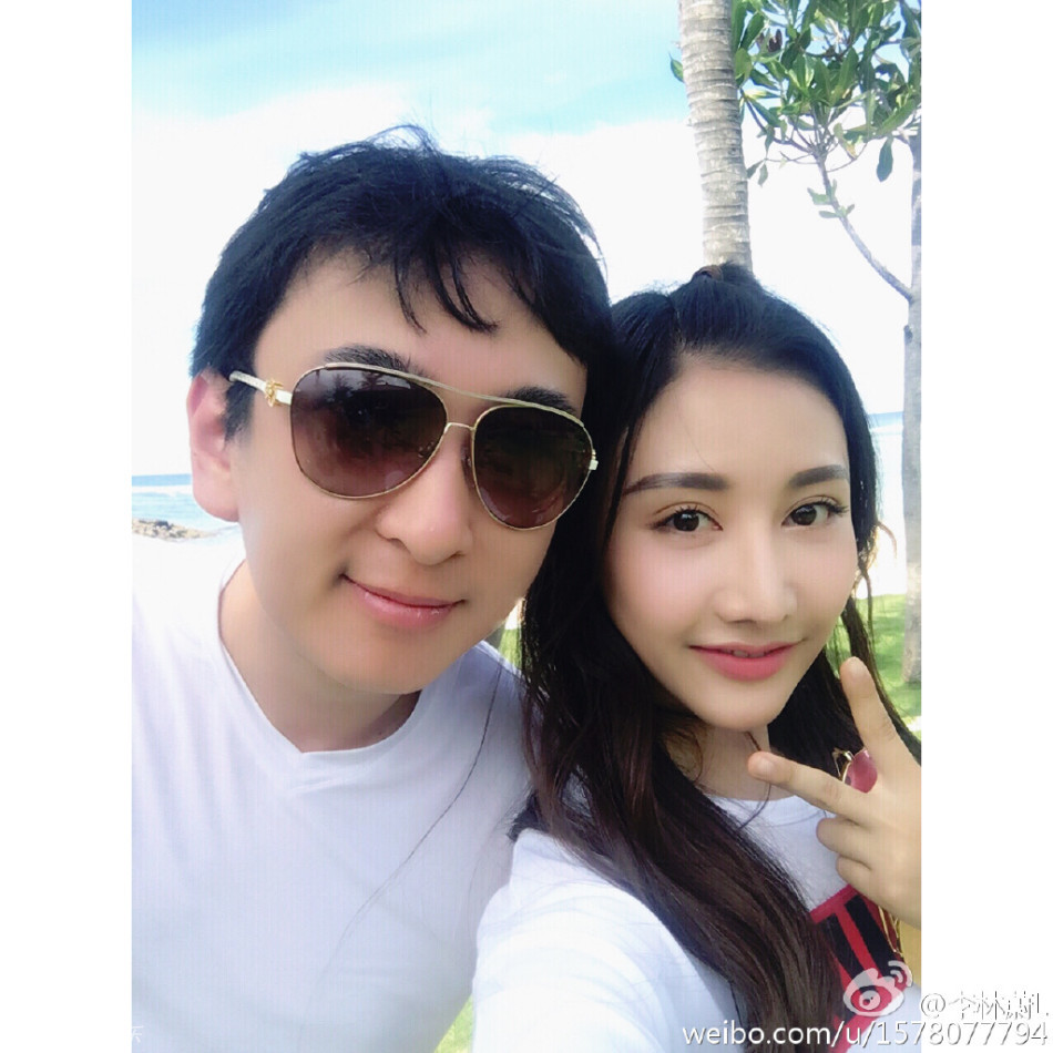 贝依霖还在微博晒与王