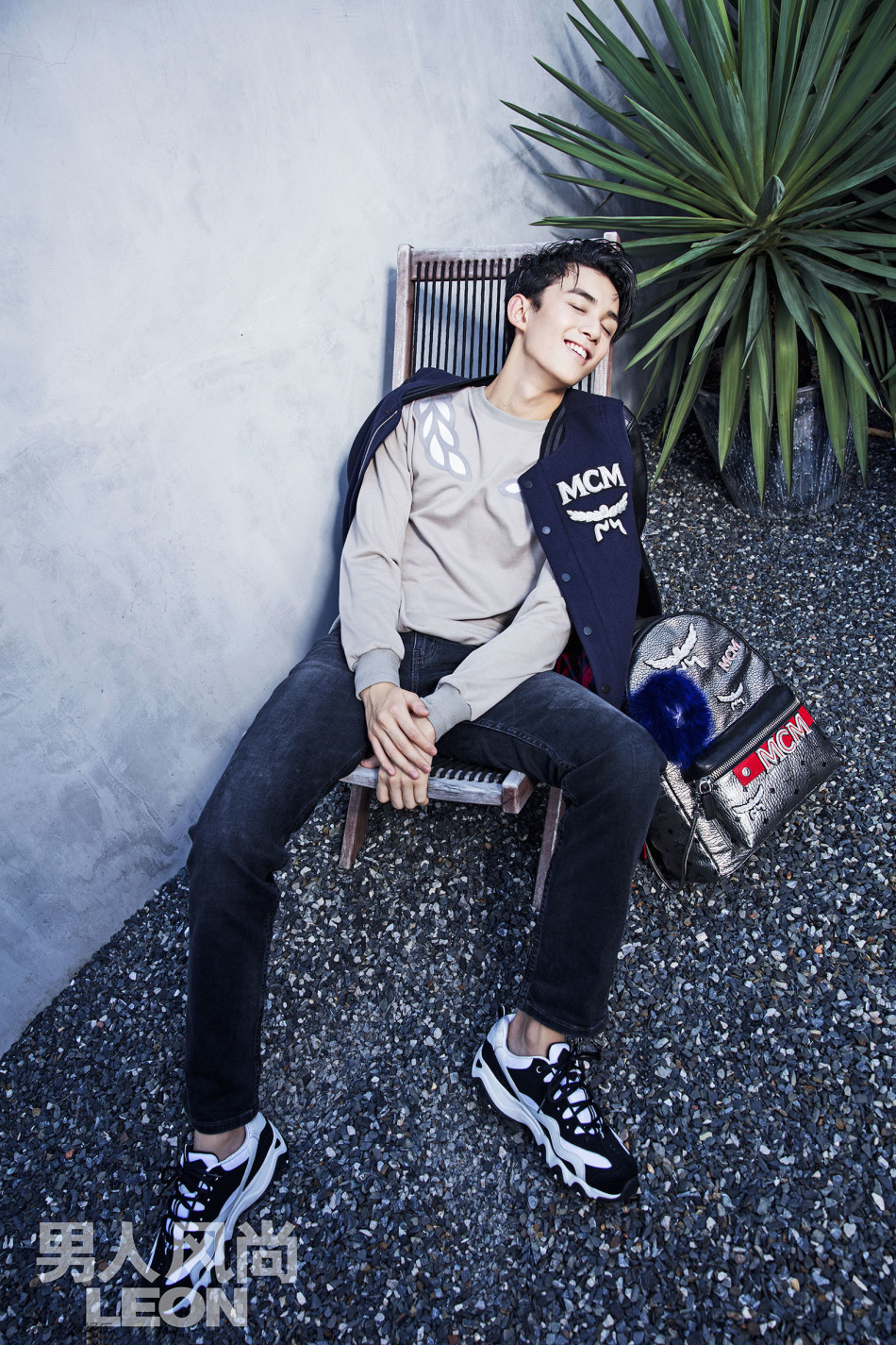 组图:吴磊冷峻眼神杀变型男 青葱少年英姿帅气_高清图集_新浪网