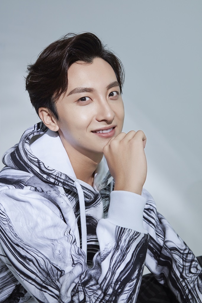 组图:潮范儿邻家boy!牛骏峰温暖笑容杀撩人心_高清图集_新浪网