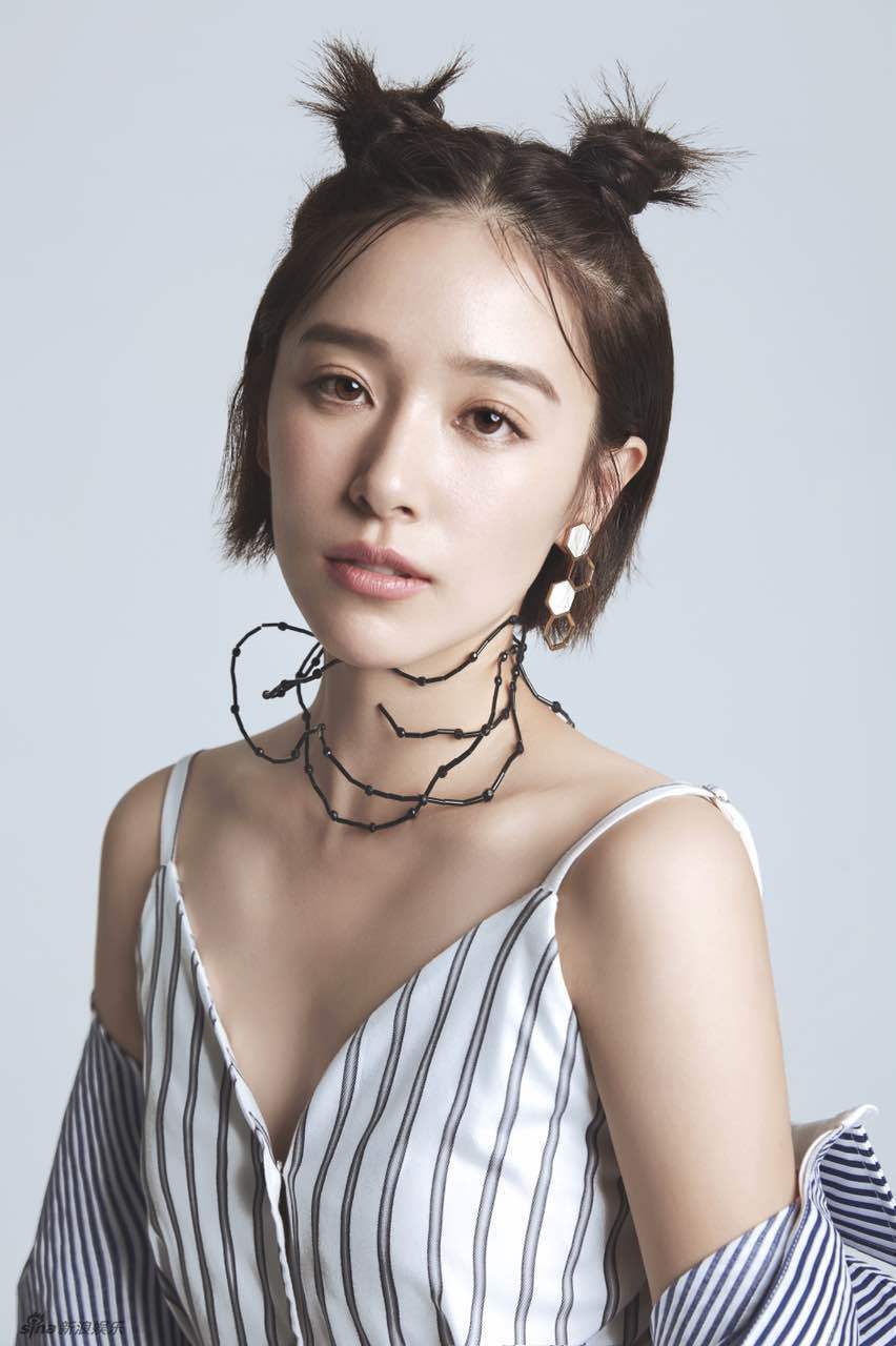 阚清子俏皮丸子头可爱 灵动演绎元气少女[8p]