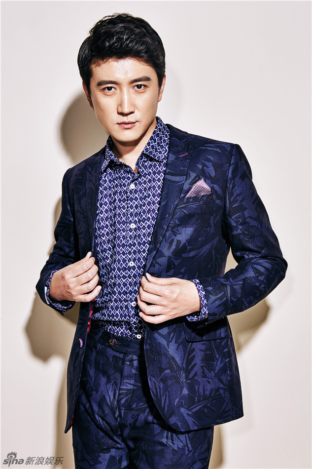 组图:"坏男孩儿"惹人爱! 任东霖写真酷劲十足_高清图集_新浪网