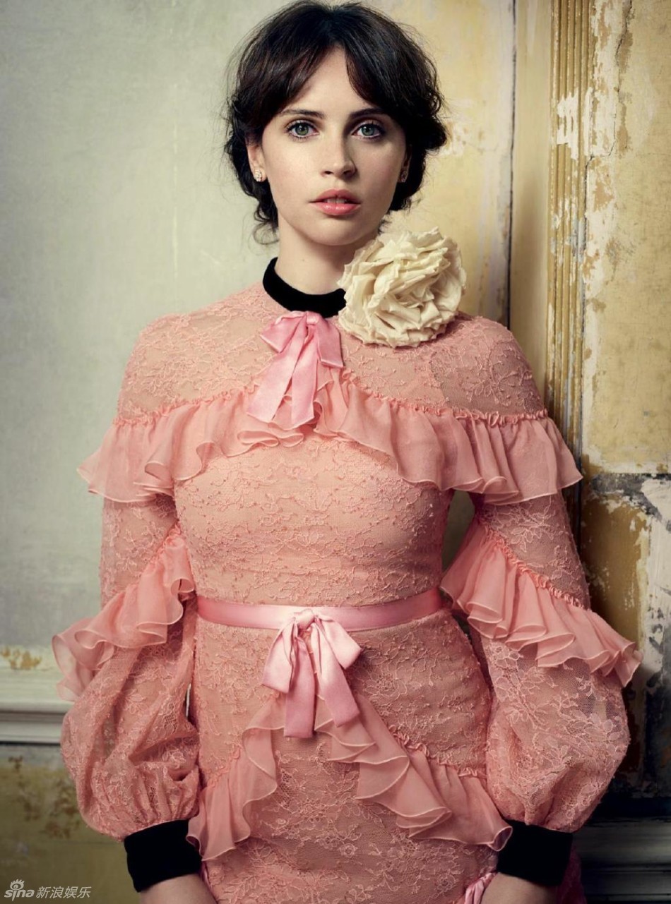 菲丽希缇登封面秀酥乳