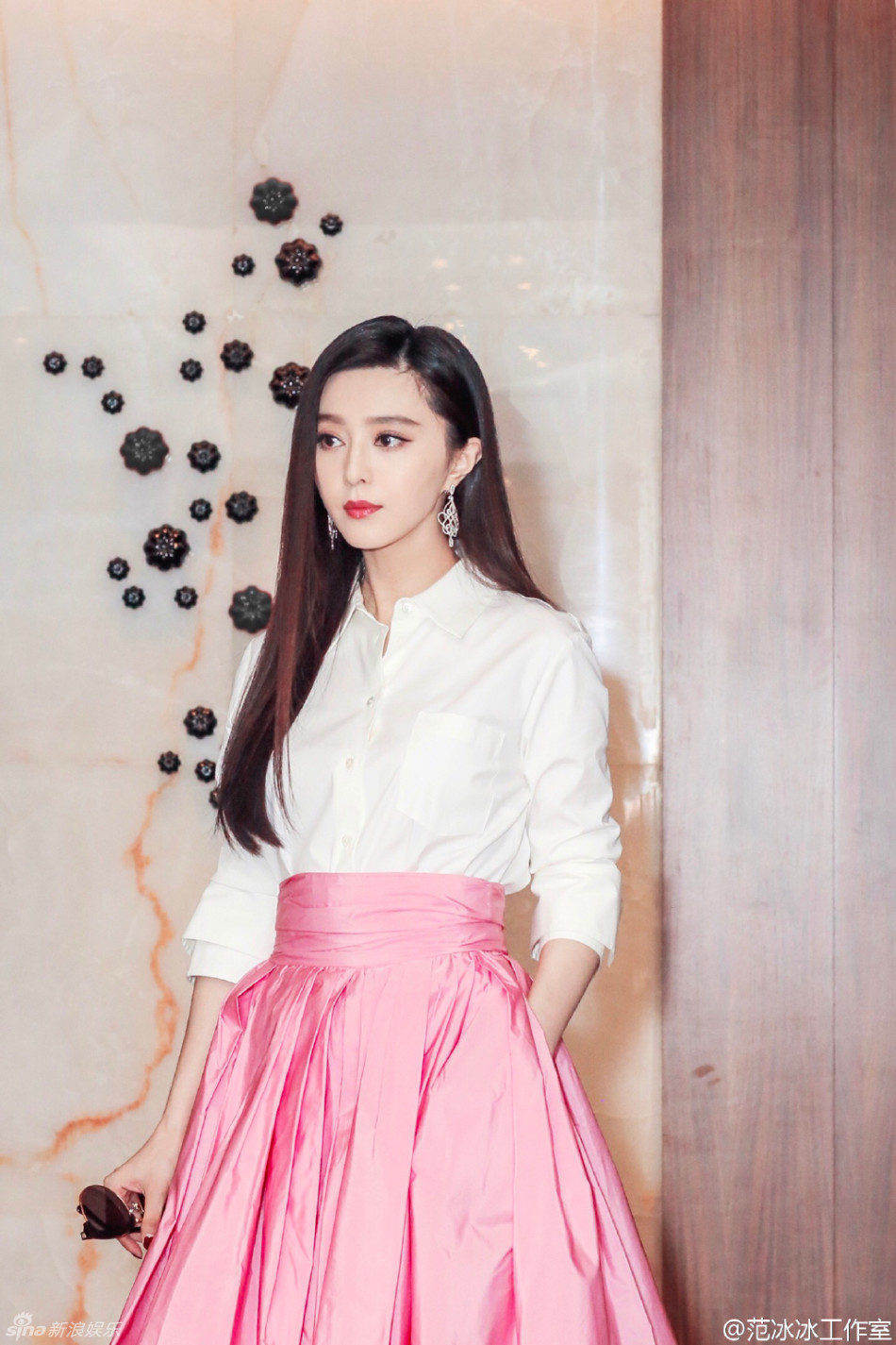 组图:范冰冰红唇美艳气质优雅 清秀好似少女_高清图集_新浪网