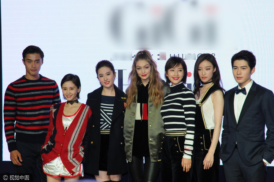 女明星竟也有合影杀手!_高清图集_新浪网