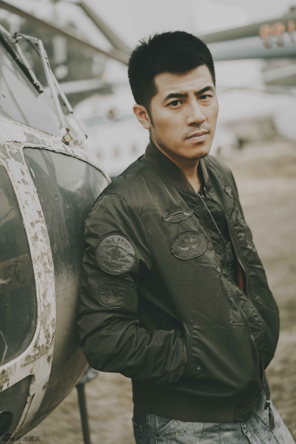 组图:行走的荷尔蒙!王铮冷峻变身禁欲系硬汉_高清图集_新浪网