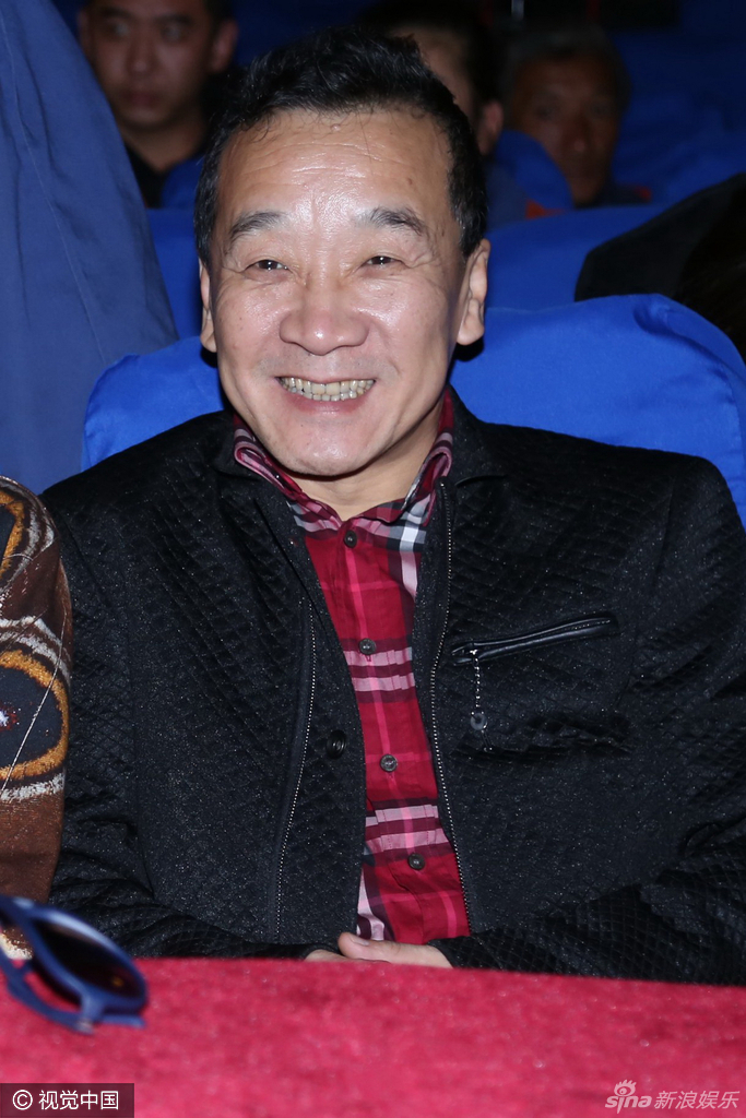 一个模子刻出来!笑星刘亚津父女同框神相似